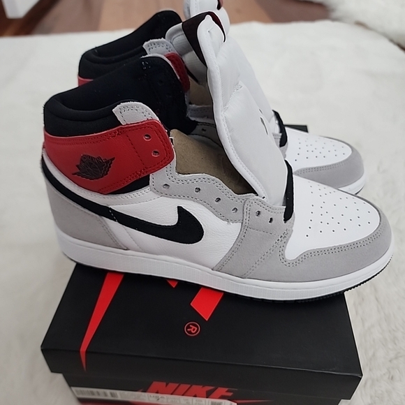 Nike Air Jordan 1 Retro High OG GS Smoke Grey 575441-126 - Picture 4 of 9